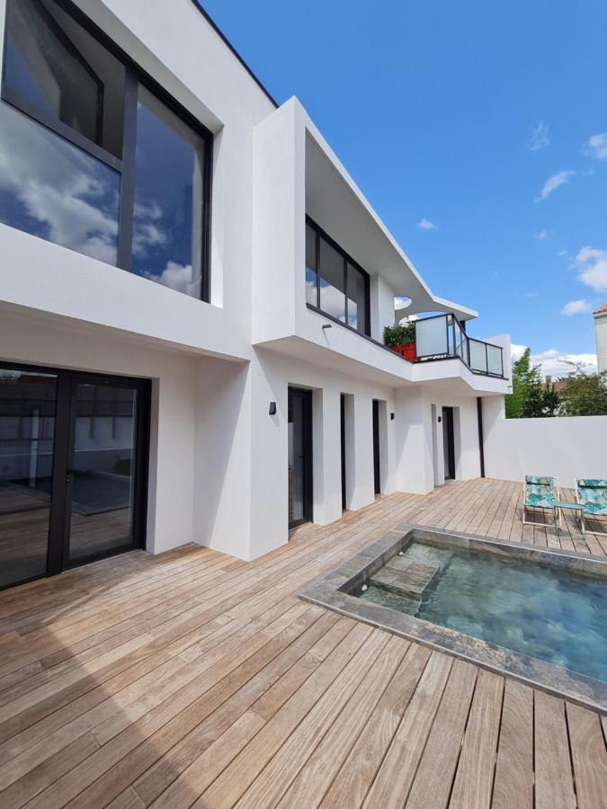 Villa Nc30 , Chambres Privatives Deluxe ラ・ロシェル エクステリア 写真