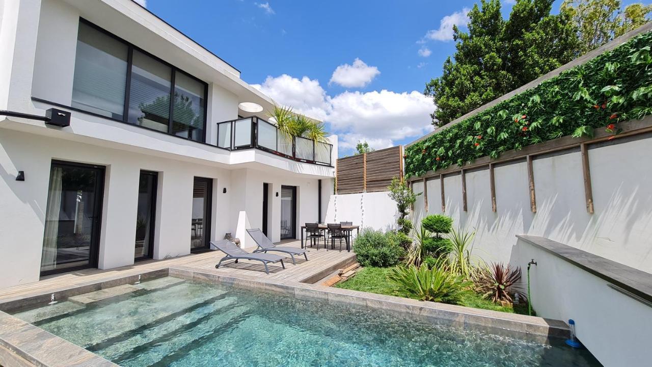 Villa Nc30 , Chambres Privatives Deluxe ラ・ロシェル エクステリア 写真