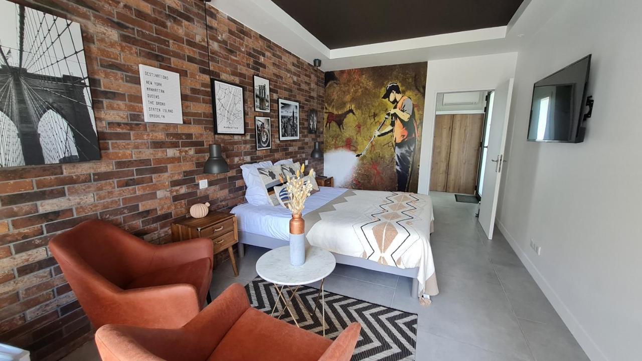 Villa Nc30 , Chambres Privatives Deluxe ラ・ロシェル エクステリア 写真